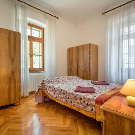 Lucas Apartment *